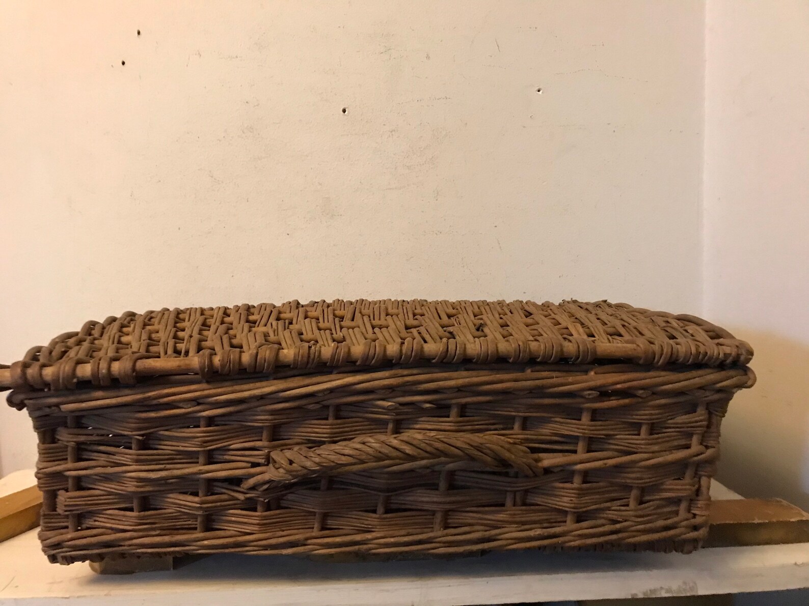 Antique English Picnic Basket Hamper Winery Vineyard Crate Storage Wine