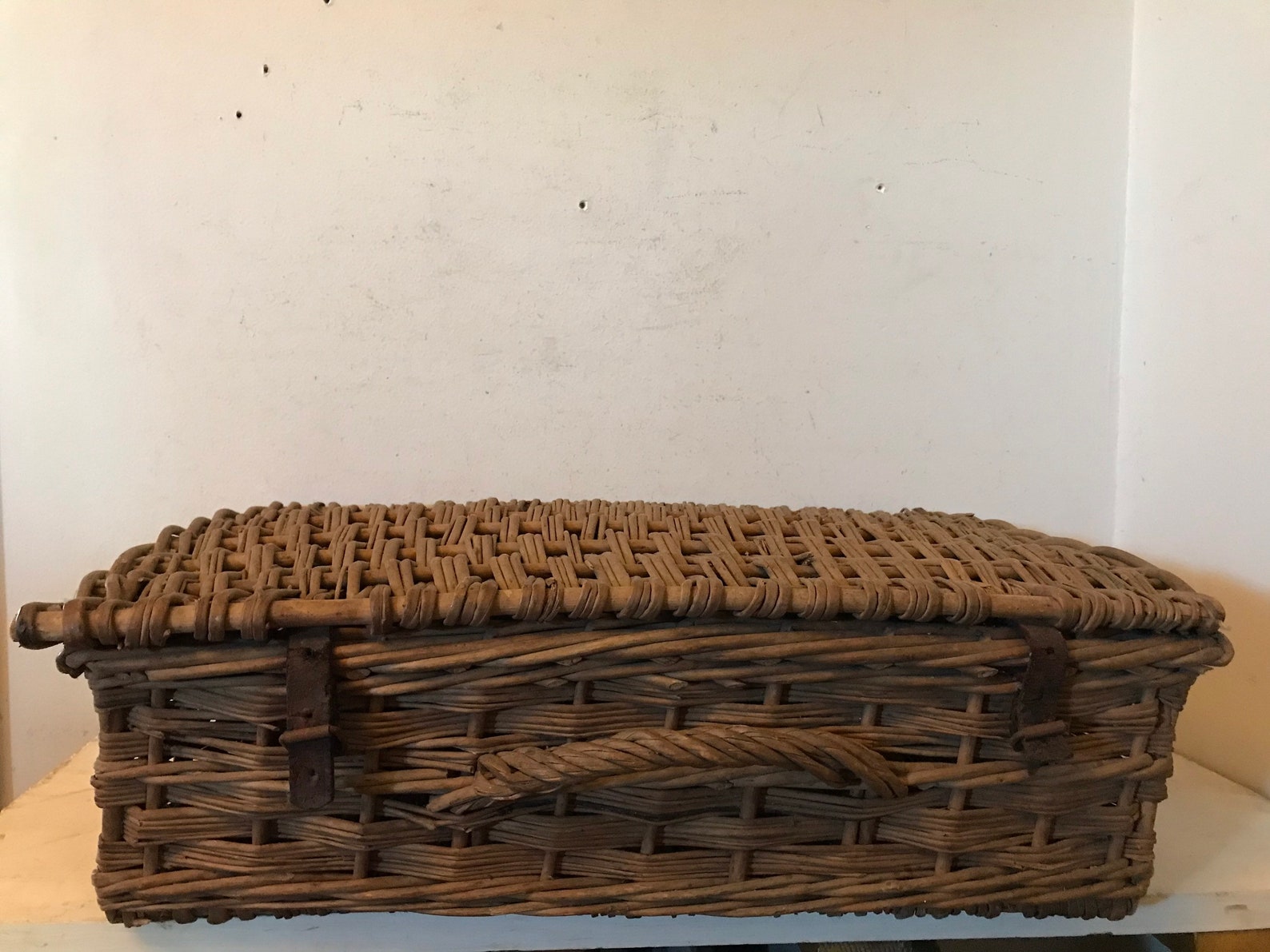 Antique English Picnic Basket Hamper Winery Vineyard Crate Storage Wine