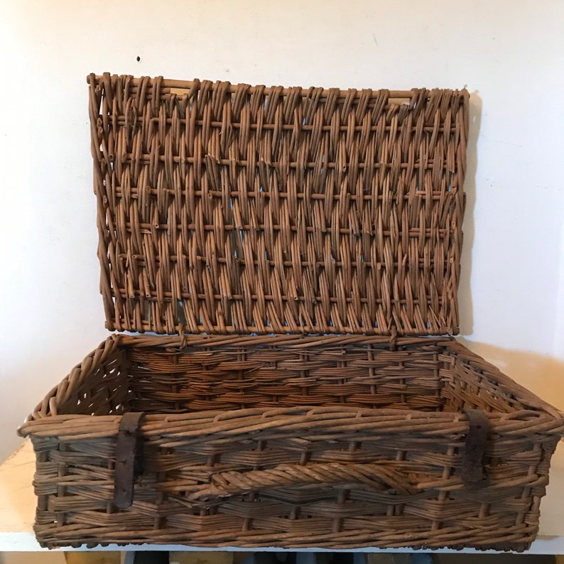 Antique English Picnic Basket Hamper Winery Vineyard Crate Storage Wine