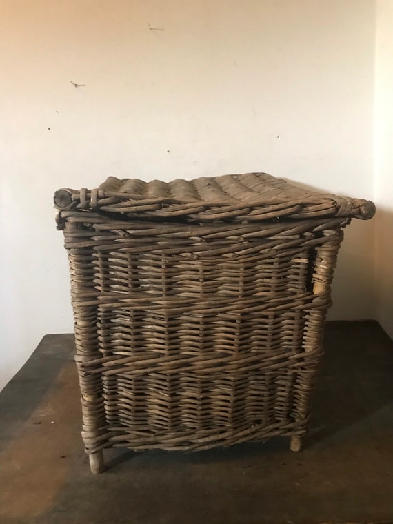 Antique English Fishing Creel Hamper Wicker Garden Basket Farmhouse  Primitive Storage Basket 