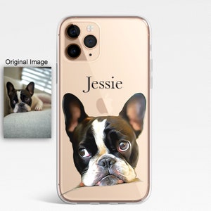 K&ouml;nnte beinhalten: Eine transparente Handyh&uuml;lle mit goldenem Hintergrund und einem Cartoon-Bild eines schwarz-wei&szlig;en franz&ouml;sischen Bulldoggen. Der Name des Hundes, "Jessie", ist in schwarzer Schrift &uuml;ber dem Hund gedruckt.