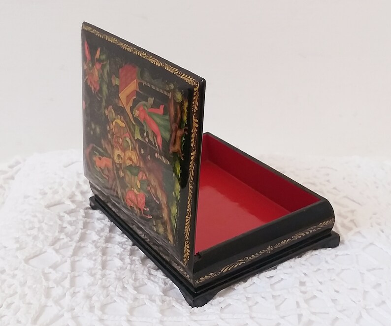 A Russian Vintage Jewelry Box Hand painted Russian Troika Handmade Signed Russian Fairy Tale Jewellery Box Russian Papiermache Laquer Box