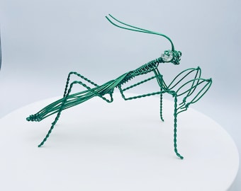 Praying mantis wire sculpture