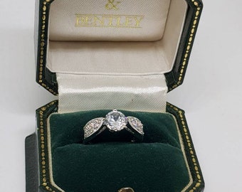Signore vintage anello singola pietra con strass spalle dimensione promessa 5 anello regalo per il suo regalo di compleanno.
