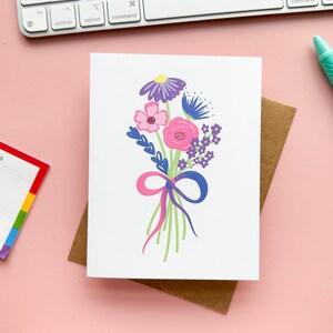 floral de drapeau de fierté de Bi de Zazzle.be Liste d'envies Vous avez des idées ? bouquet de fleurs de drapeau de fierté bisexuelle subtile Cartes De Vœux de Zazzle.be Liste d'envies Vous avez des idées ? Carte Drapeau de fierté subtile LGBTQIA