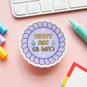 n'a pas pleuré (beaucoup) Sticker santé mentale de Zazzle.be Liste d'envies Vous avez des idées ? Ruban violet Crybaby autocollant Kawaii | NeuroSpicy Vous l'avez fait Temps de plaisir | Neurodivergent Sticker