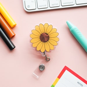 Bobine d'insigne floral pour handicaps invisibles tournesol | Fleur handicap de santé mentale | Titulaire d'une pièce d'identité | Dérouleurs de badges floraux rétractables