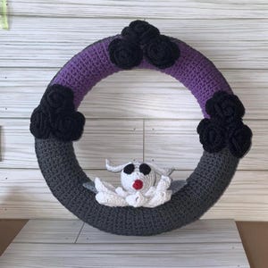 Dogwood Flower Wreath: Black Roses, Cotton Yarn - 10 Inch