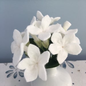 Felt Jasmine Flower, Mini Bouquet of Felt Flowers, Tropical, Asian, Small White Flower, National, Philippine, Thailand, Pakistan- Sampaguita