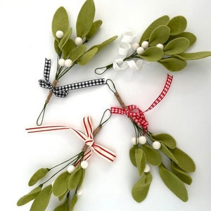 Felt Mistletoe, Hanging Mistletoe, Faux Mistletoe, Mistletoe Branch, Christmas Decor, Holiday Decor,