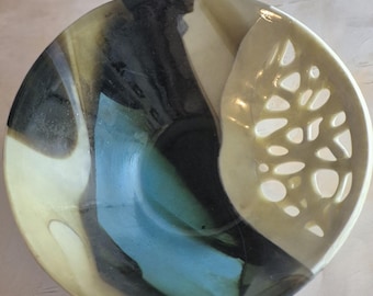 Cuenco de vidrio fusionado coral color crema y azul océano, regalo de inauguración de la casa