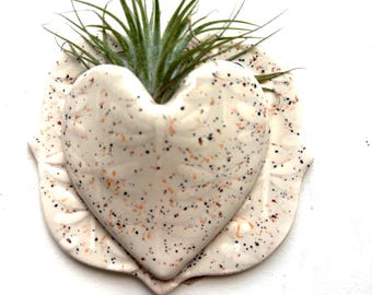 Speckled Vanilla Dragonfly embossed Ceramic Wall Pocket Planter: Small Heart Vase