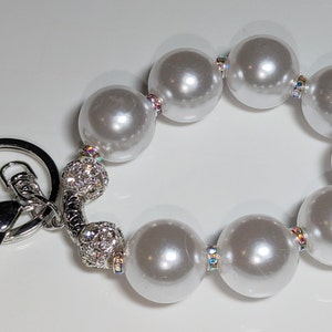 Llavero de pulsera de 20 mm con perlas blancas, bolas de discoteca brillantes, cuentas espaciadoras de diamantes de imitación, accesorios plateados brillantes para mujer, llavero, regalo de boda