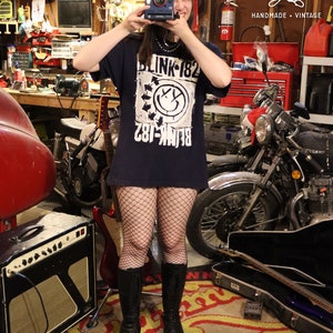 Vintage 2000s Navy Blue White Graphic Blink-182 T-Shirt