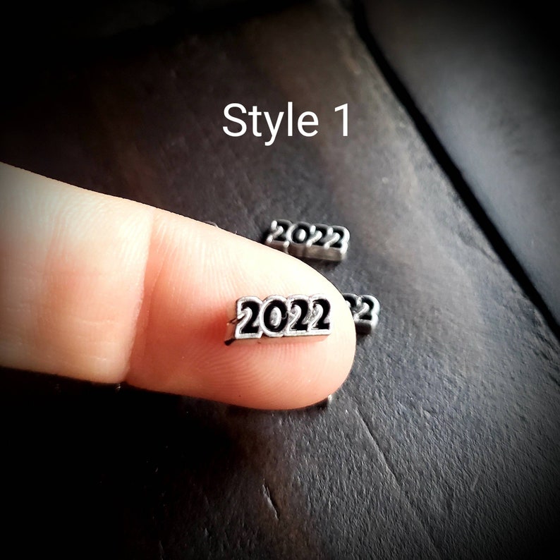 2022 Floating Charm for Floating Lockets-Year Charm-Graduation-1 Piece-10mmx5mm-Gift Idea