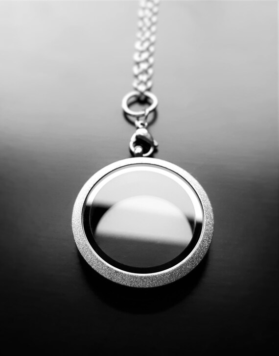 Twist Sparkle Memory Locket Stainless Steel Chain Included Free Ship 30mm Large
