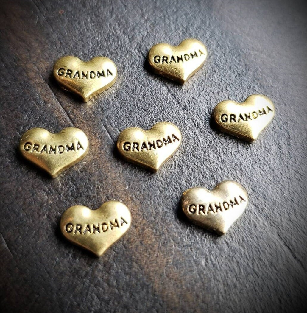 Dije flotante de abuela para medallones flotantes, corazón dorado, 1 pieza, 8 mm x 6 mm, parte trasera plana, idea de regalo