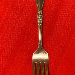 1 Oneida northland Carolina stainless steel salad fork