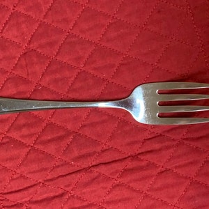1 Oneida maestro Aberdeen stainless steel salad fork
