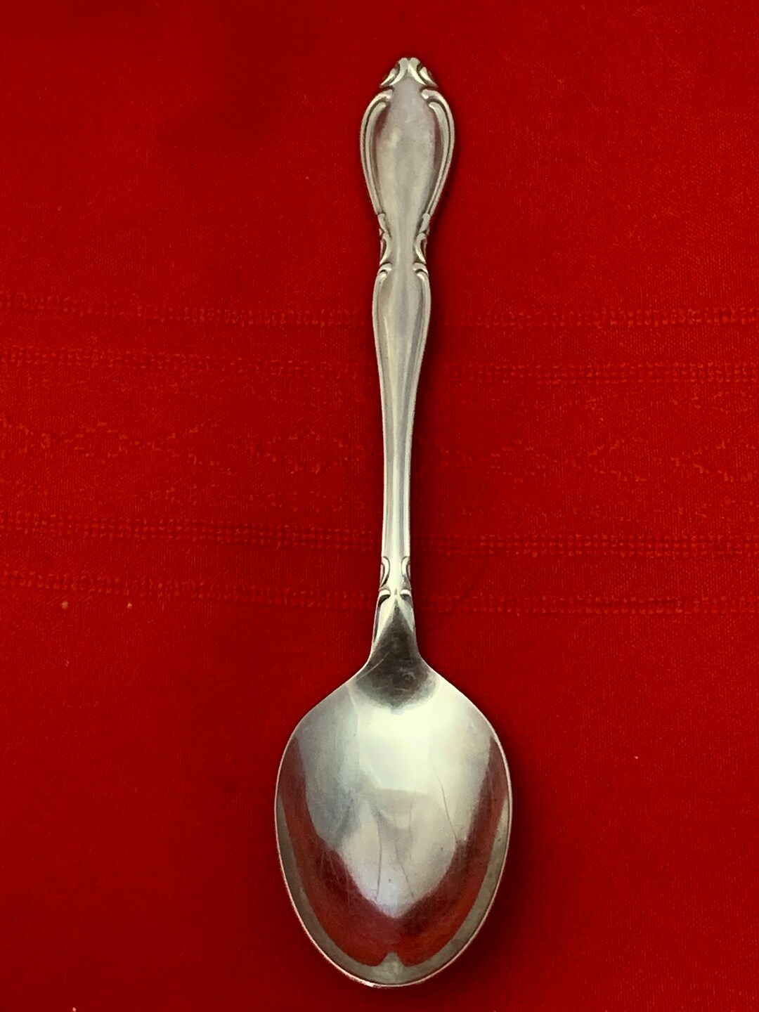 1 Oneida Ltd Deluxe Strathmore Stainless Steel Oval Soup Spoon