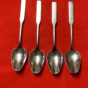 Set of 4 Oneida modern antique deluxe stainless steel teaspoons