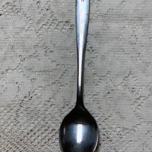 1 Oneida northland village common stainless steel tablespoon oval soup spoon