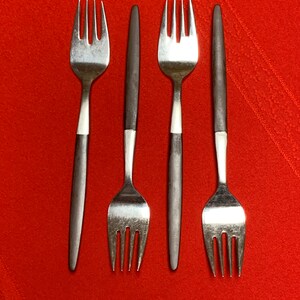 Set of 4 pyramid mid century modern Japan wood handle salad forks