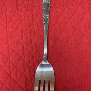 1 vintage Oneida oneidacraft Venus classics glossy floral stainless steel serving fork