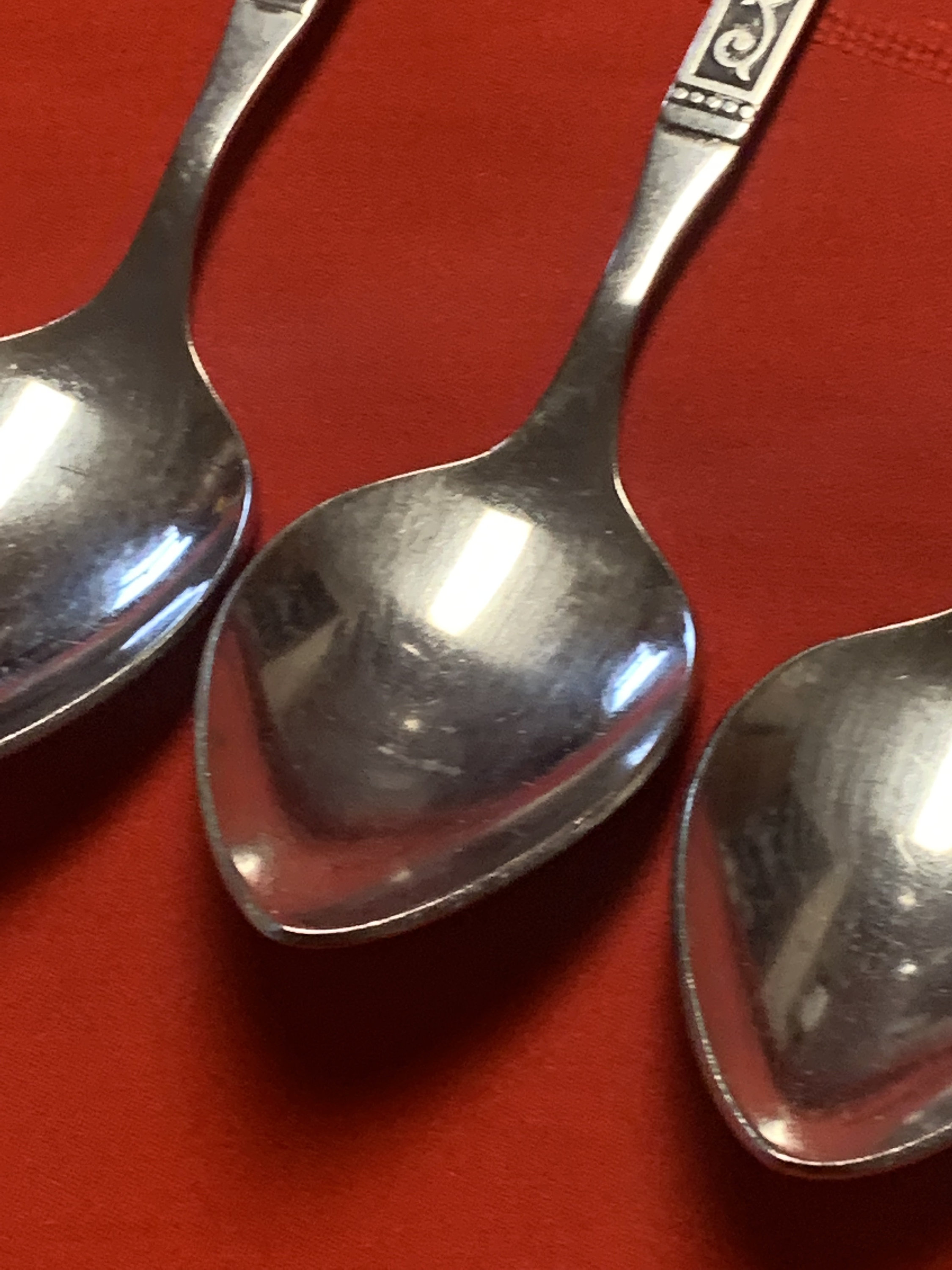 Set of 4 Oneida 1881 Rogers Spanish Court Stainless Steel Oval Soup