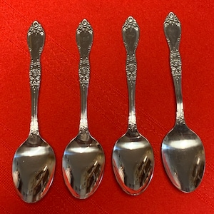 Set of 4 Oneida northland Carolina stainless steel teaspoons