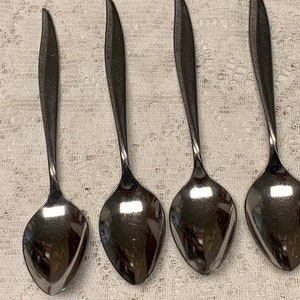 Set of 4 Oneida oneidacraft textura stainless steel teaspoons