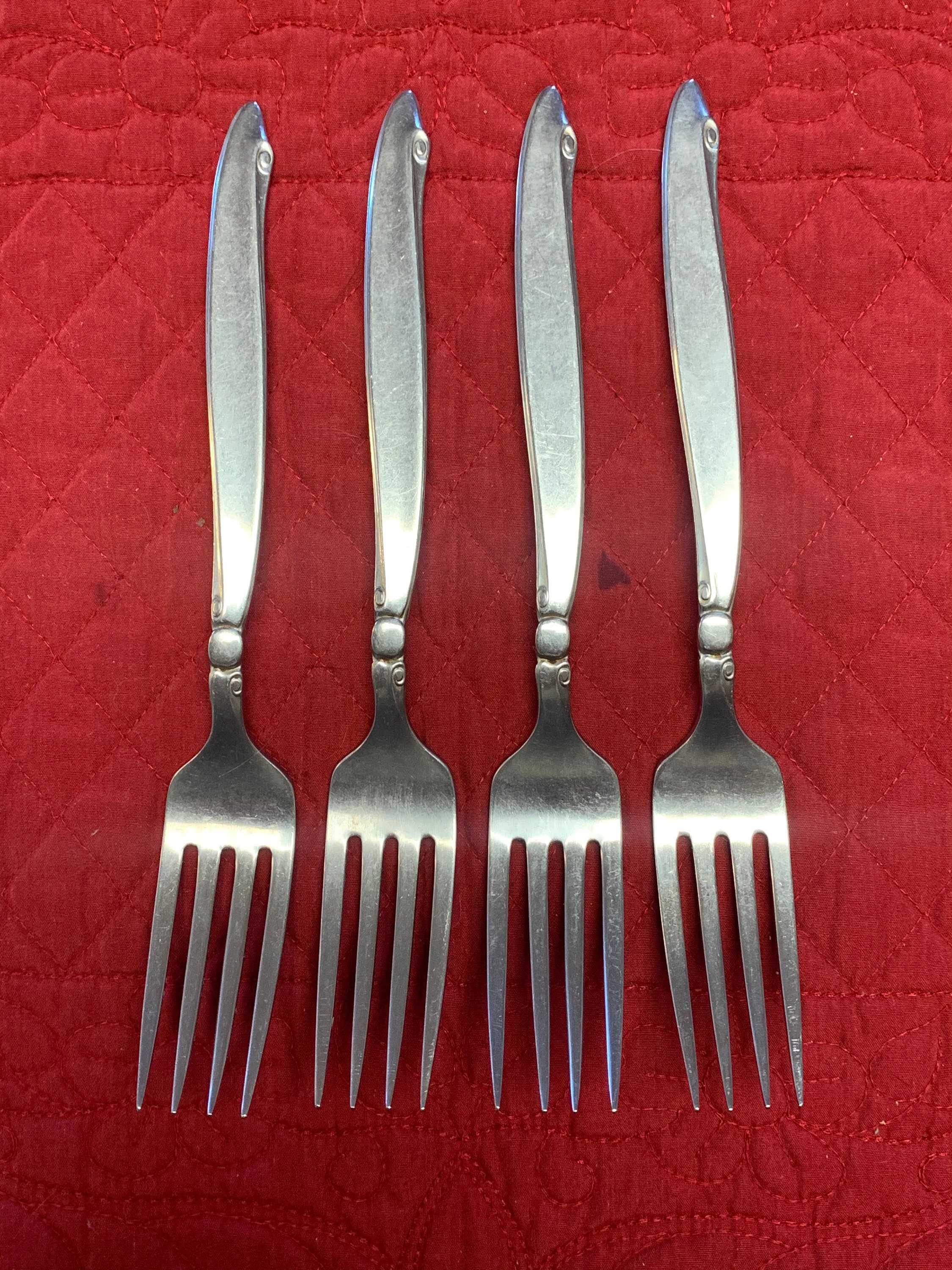 of 4 Oneida Deluxe stainless Chateau dinner forks 7 1/4" Set s 