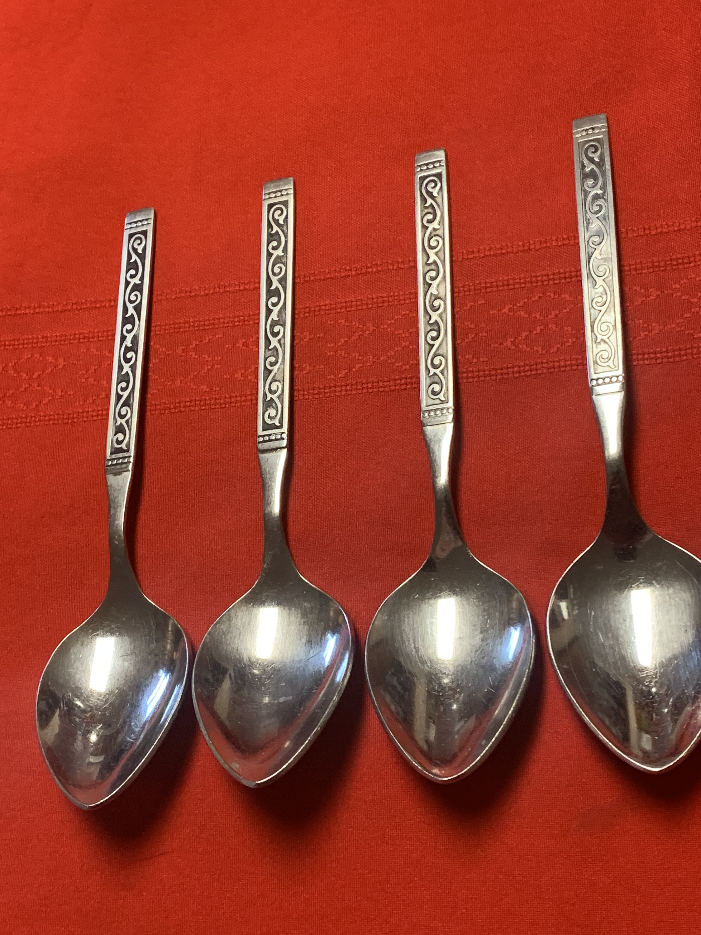Set of 4 Oneida 1881 Rogers Spanish Court Stainless Steel Oval Soup
