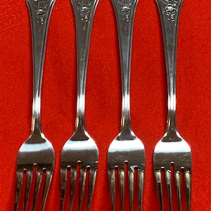 Set of 4 Rogers 1970’s flower floral stainless steel dinner forks