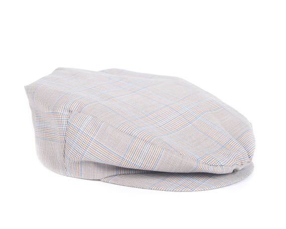 newsboy cap with snap