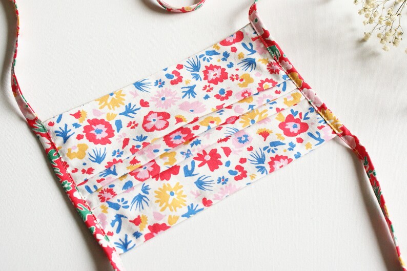 ZD Kumoandfriends washable protective mask in organic linen from Normandy and white organic cotton with flowers