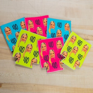 Enfriador de latas personalizado, decoraciones para 30 cumpleaños, regalos para 40 cumpleaños, regalos para fiestas personalizados, regalo para 40 cumpleaños