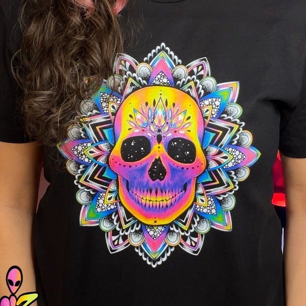 T Shirt of BURNOUT /Skull Shirt/Mandala Shirt/Festival Shirt/Festival Tee/Psychedelic Skull Tee/Trippy Skull Tee/Pastel goth tee shirt