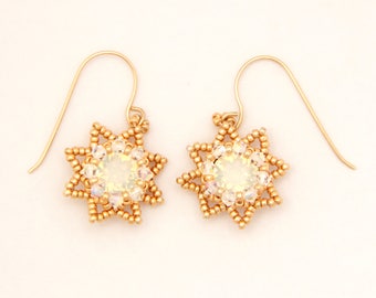 Delicate Earrings / Swarovski Earrings / Swarovski Flower Earrings / Wedding Earrings