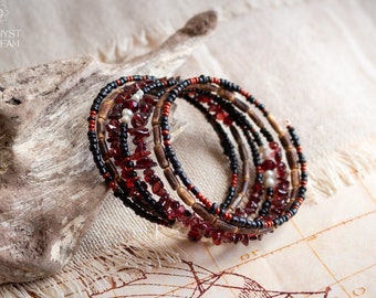 Multistring beaded bracelet ~ Recycled beads bracelet ~ Spiral beaded bracelet ~ Memory wire bracelet ~ Red garnet chip beads bracelet