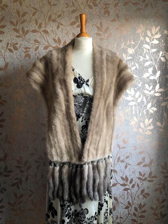 Vintage Real Sapphire / Taupe Mink Fur Shrug Stole with Detachable Tails on Poppers Wedding / Bridal / Retro Evening S8