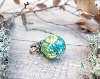 Flower resin necklace, pressed flowers, terrarium necklace, botanical necklace, gift for woman, real flower jewelry, real plant necklace