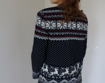 Cardigan for adult with deer pattern