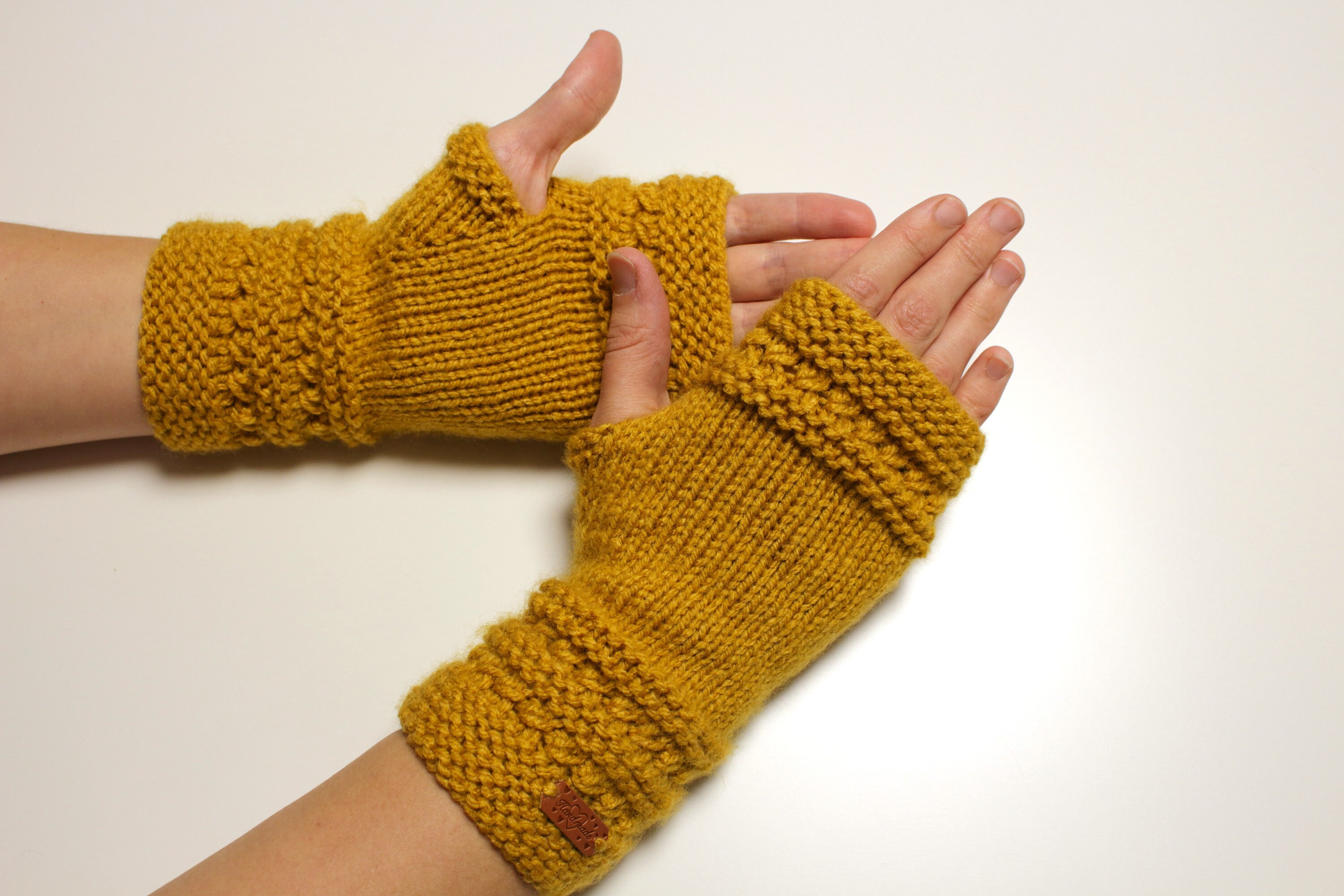 Fingerless mittens, vegan fingerless gloves, acrylic arm warmers, Christmas Gift, Chunky Gloves, hand-made, Ready for shipping