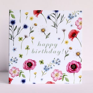 Carte d'anniversaire botanique, prairie de fleurs sauvages britannique, carte de voeux illustrée aquarelle florale grand-mère maman