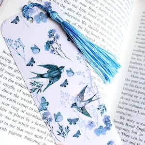 marque-page en toile bleu vintage, papillon oiseaux floraux, amateurs de lecture, cadeau livresque, marque-page hirondelles