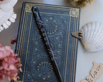 Horn Knitting Needle for Nalbinding or Weaving