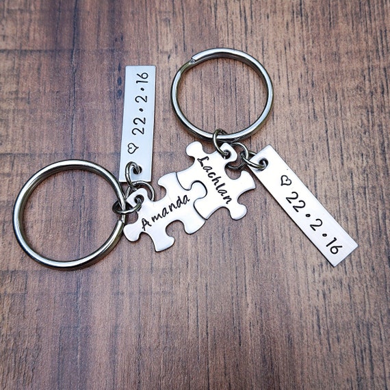 Couple puzzle shop keychain
