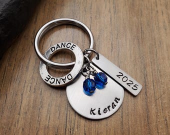 Porte-clés de danse personnalisé estampé à la main - porte-clés de danseuse - cadeau de danse - cadeaux d'équipe de danse