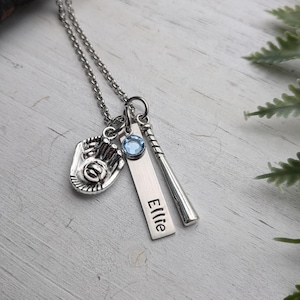 Collar de sóftbol personalizado con sello a mano - Collar de sóftbol para niñas - Regalos de sóftbol para niñas - Con piedra de nacimiento - Regalo de sóftbol -